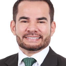 Defensor Stélio Dener