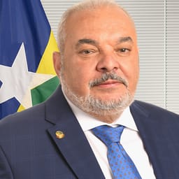 Dr. Samuel Araújo